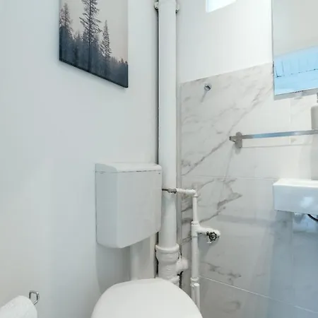 Apartment Geraumige 2-zimmer-wohnung *